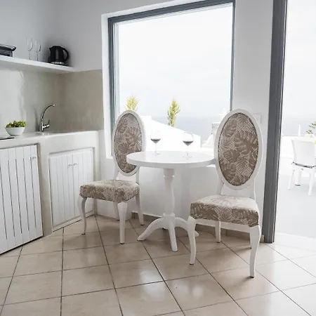 아파트 Magnificent Santorini | Euphoria | 1 Bedroom | Furnished Terrace With Private Pool | Stunning Sea Views | 이메로비글리